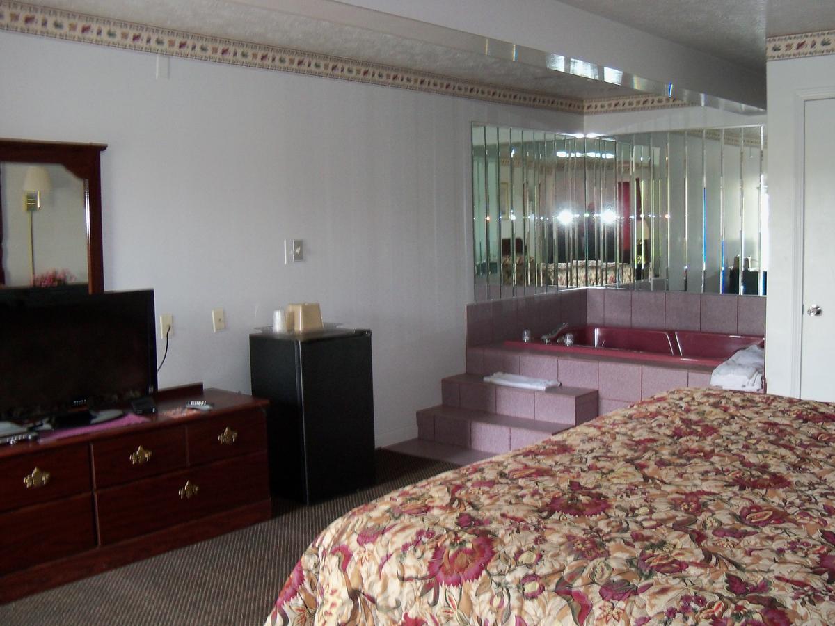 Valley Motel Pittsburgh Harmarville Экстерьер фото
